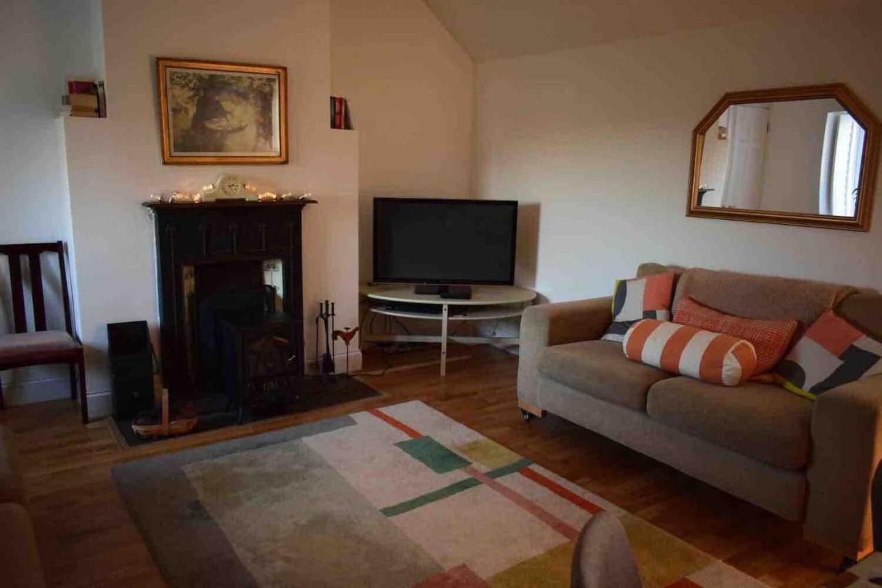 Quaint And Quirky Former Crofters Cottage In Port Ellen Exterior foto